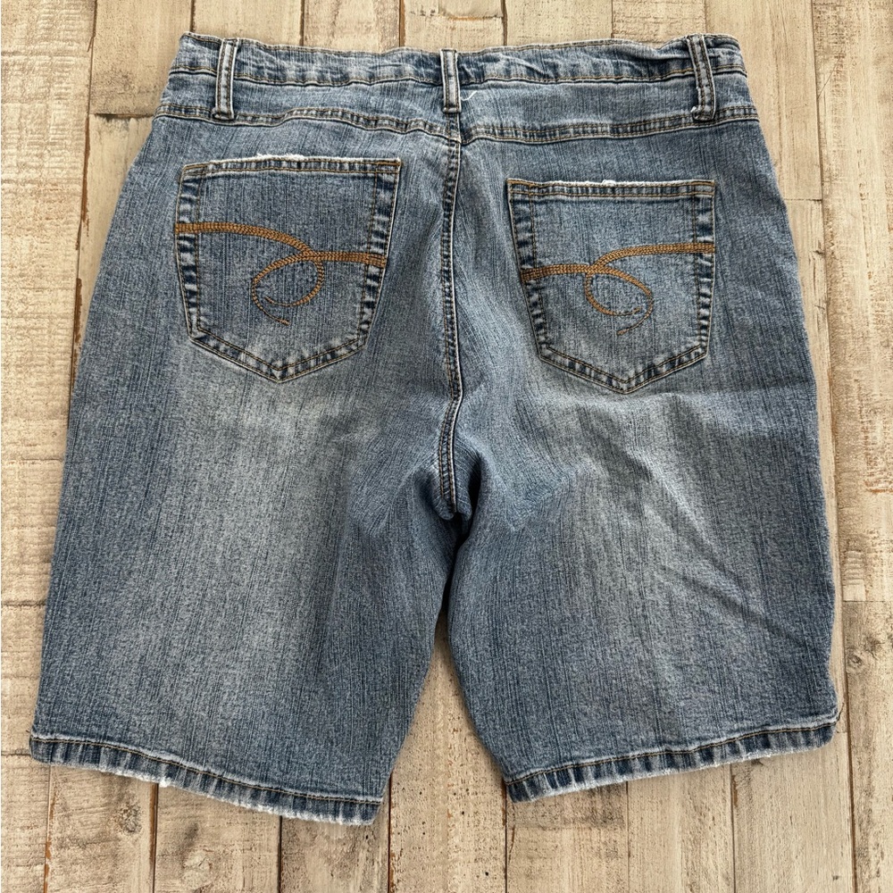 Lazer Jeans Women's Blue Jean Shorts - Picture 2 of 6
